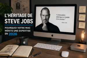 Visuel Steve Jobs sur écran iMac avec bureau Apple moderne, citation sur l’innovation et texte “L’héritage de Steve Jobs – Pourquoi votre Mac mérite une expertise en 2026”.
